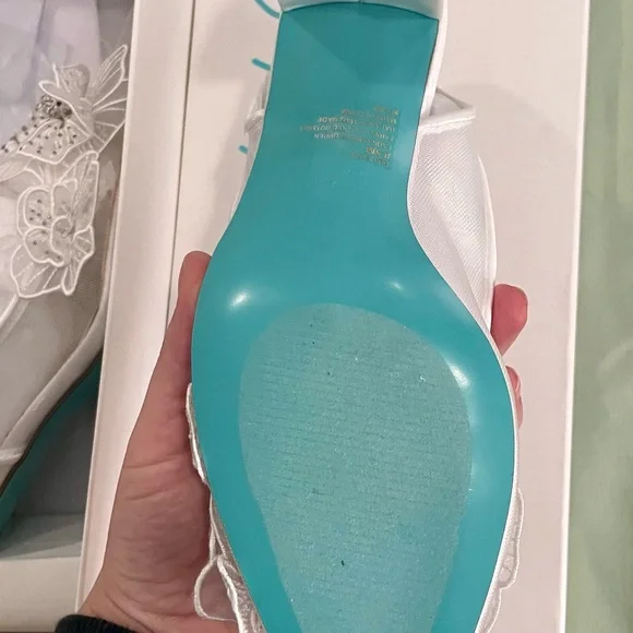 Blue by Betsey Johnson White Floral Heels - Picture 10 of 10